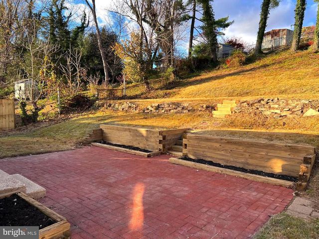 708 CRABB AVE, Rockville, MD 20850