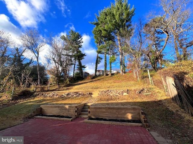 708 CRABB AVE, Rockville, MD 20850