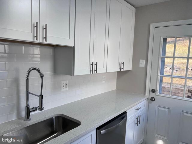 708 CRABB AVE, Rockville, MD 20850