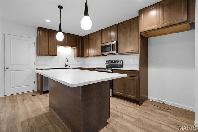 439 Sunset Hollow Drive, O'fallon, MO 63385