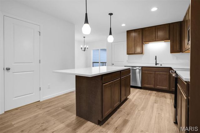 439 Sunset Hollow Drive, O'fallon, MO 63385