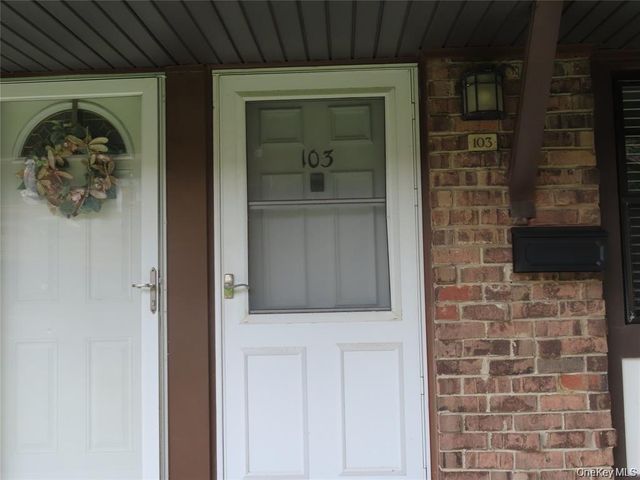 103 Mariners Way, Copiague, NY 11726