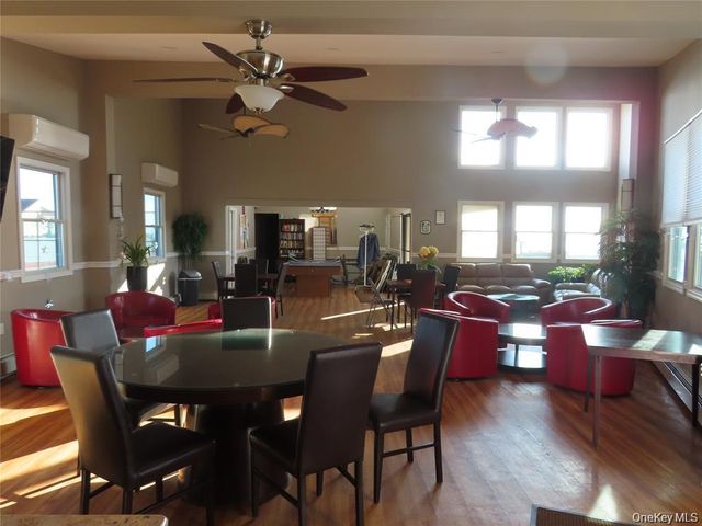 103 Mariners Way, Copiague, NY 11726