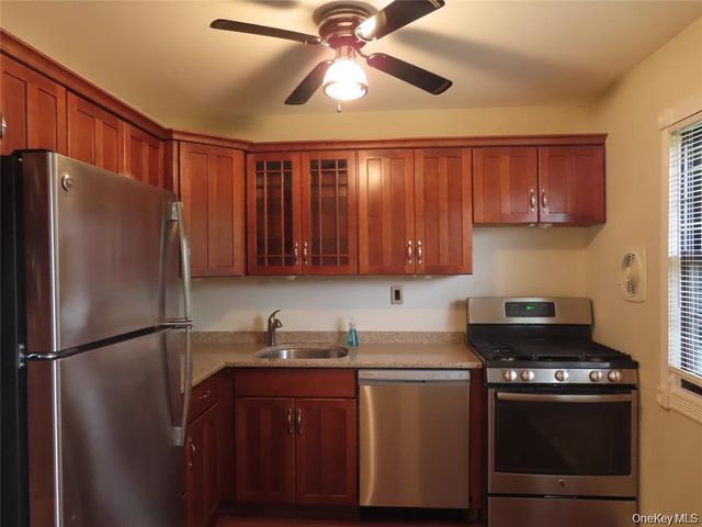 103 Mariners Way, Copiague, NY 11726