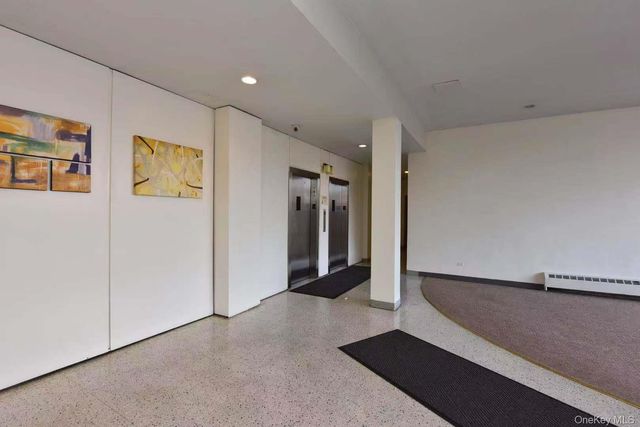 15272 Melbourne Avenue 2G, Flushing, NY 11367