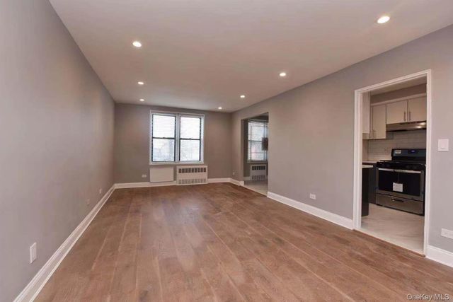 15272 Melbourne Avenue 2G, Flushing, NY 11367