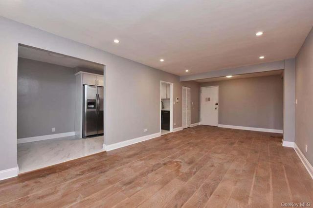 15272 Melbourne Avenue 2G, Flushing, NY 11367