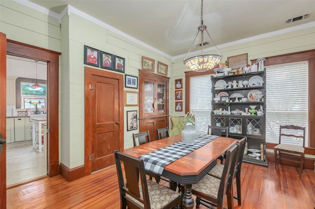 306 College Street, Red Oak, TX 75154
