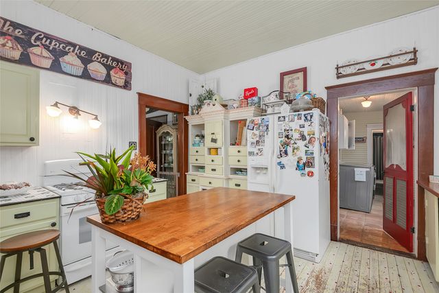 306 College Street, Red Oak, TX 75154