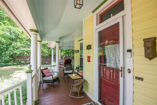 306 College Street, Red Oak, TX 75154