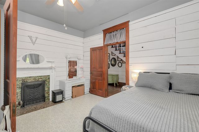 306 College Street, Red Oak, TX 75154