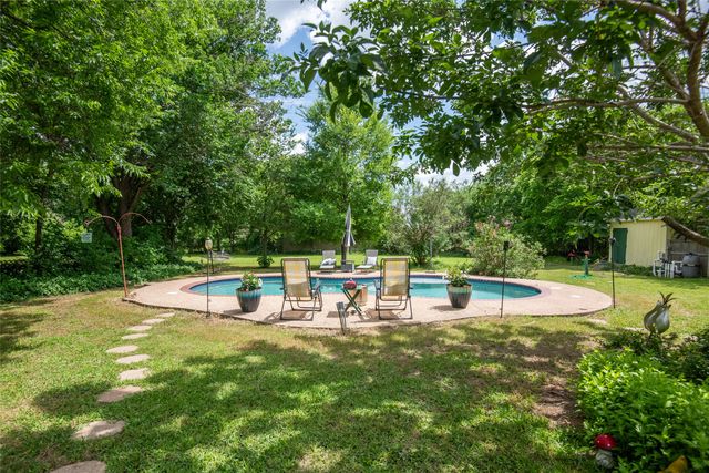 306 College Street, Red Oak, TX 75154