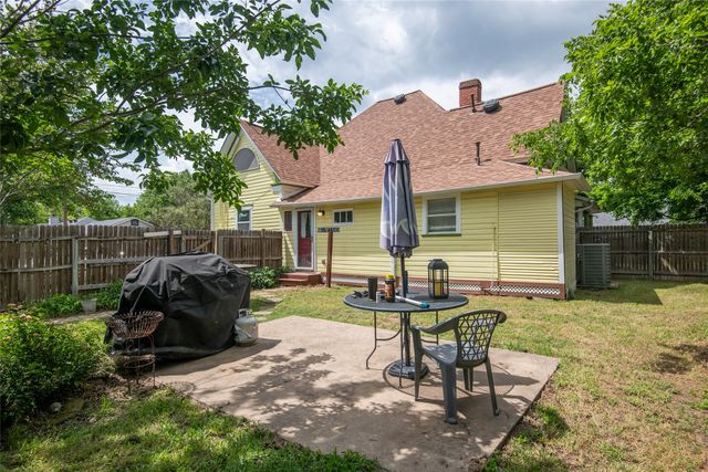 306 College Street, Red Oak, TX 75154