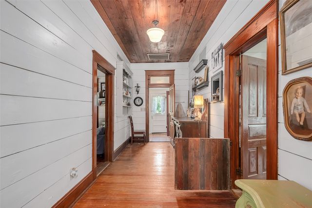 306 College Street, Red Oak, TX 75154