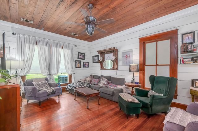 306 College Street, Red Oak, TX 75154