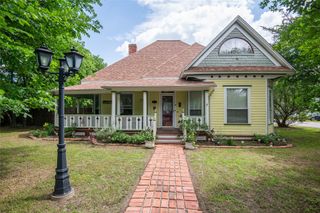 306 College Street, Red Oak, TX 75154