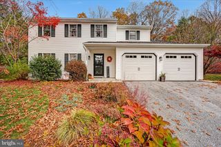 242 PERSIMMON LN, Elizabethtown, PA 17022