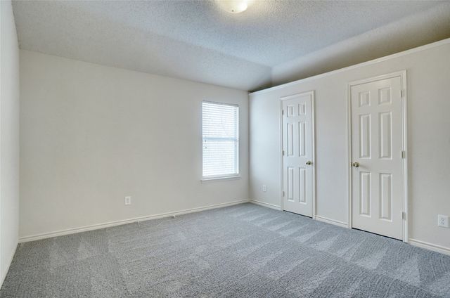 105 N Laurel Springs Drive, Desoto, TX 75115