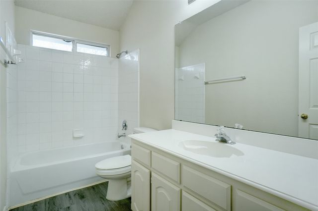 105 N Laurel Springs Drive, Desoto, TX 75115