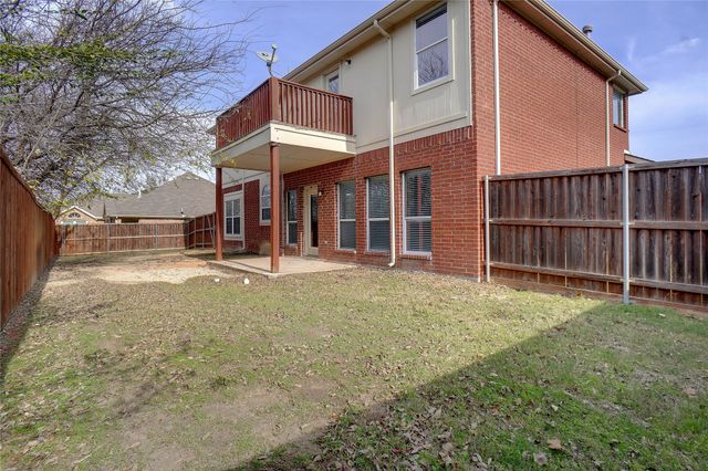 105 N Laurel Springs Drive, Desoto, TX 75115