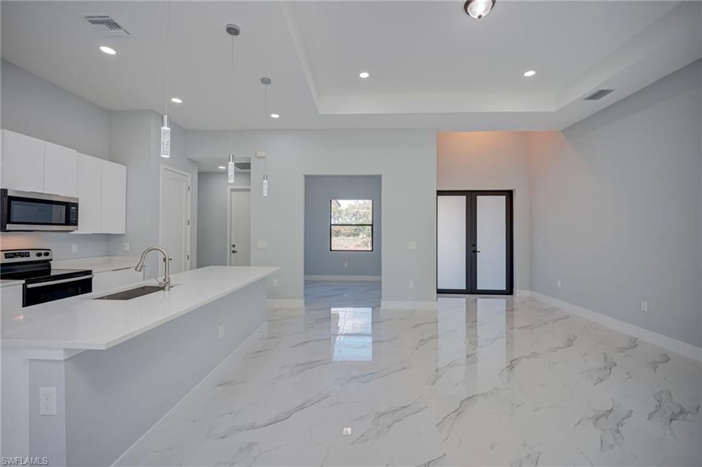 872 Spaulding ST E, LEHIGH ACRES, FL 33974 — photo 5