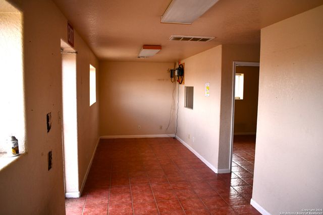 16776 S IH 35, Dilley, TX 78017