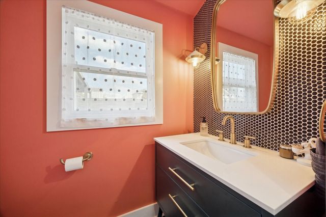 3006 Houston Avenue, Houston, TX 77009