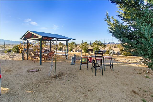 7610 6th Street, Dolan Springs, AZ 86441
