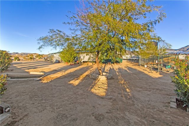 7610 6th Street, Dolan Springs, AZ 86441