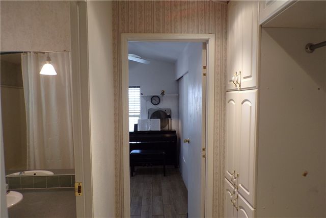 7610 6th Street, Dolan Springs, AZ 86441