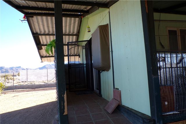 7610 6th Street, Dolan Springs, AZ 86441