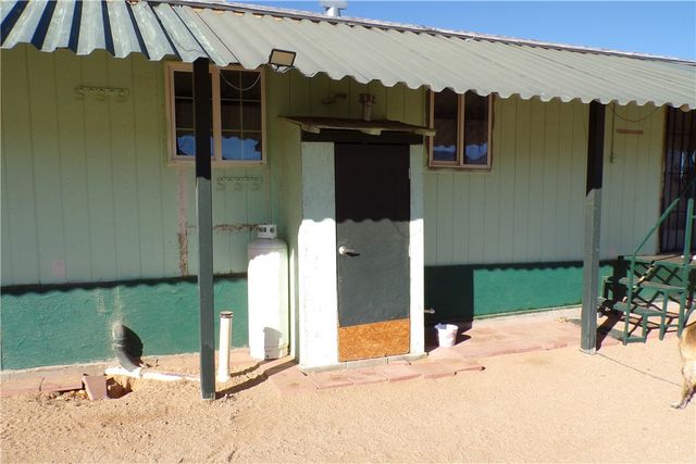 7610 6th Street, Dolan Springs, AZ 86441