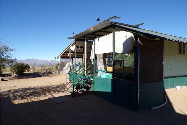 7610 6th Street, Dolan Springs, AZ 86441