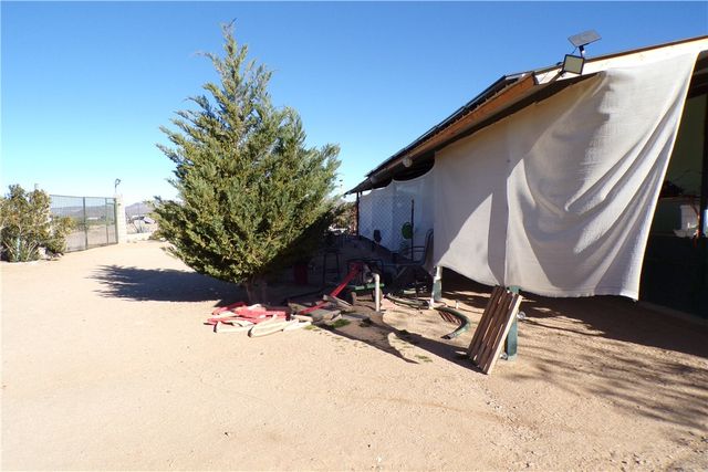 7610 6th Street, Dolan Springs, AZ 86441