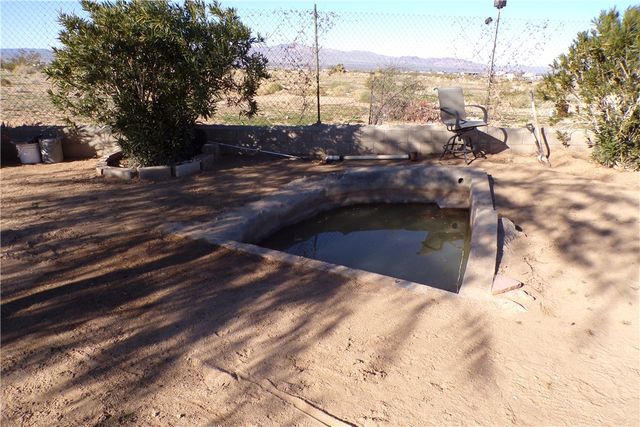 7610 6th Street, Dolan Springs, AZ 86441