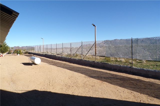 7610 6th Street, Dolan Springs, AZ 86441