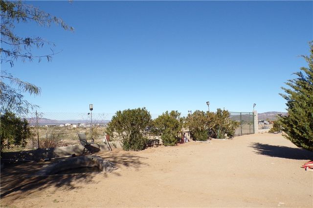7610 6th Street, Dolan Springs, AZ 86441