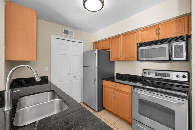 3304 HAVILAND COURT 103, Palm Harbor, FL 34684