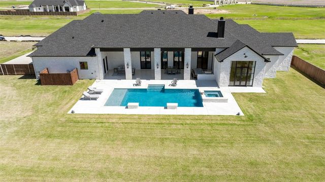 134 Sunflower Street, Lorena, TX 76655