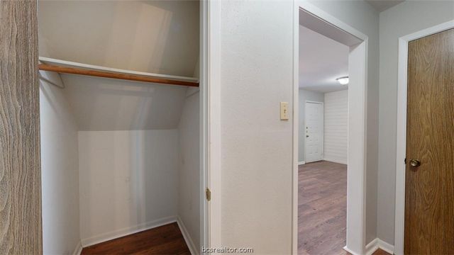 2803 Longmire Drive B, College Station, TX 77845