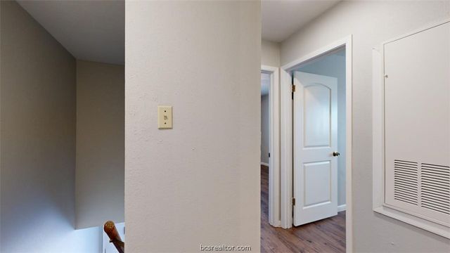 2803 Longmire Drive B, College Station, TX 77845