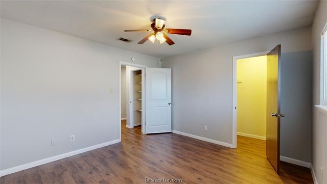 2803 Longmire Drive B, College Station, TX 77845