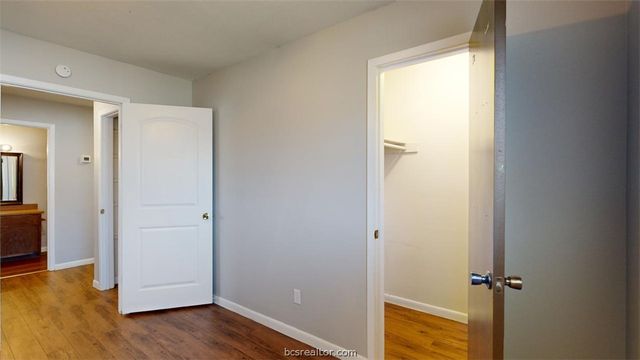 2803 Longmire Drive B, College Station, TX 77845