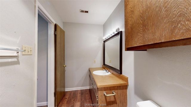 2803 Longmire Drive B, College Station, TX 77845