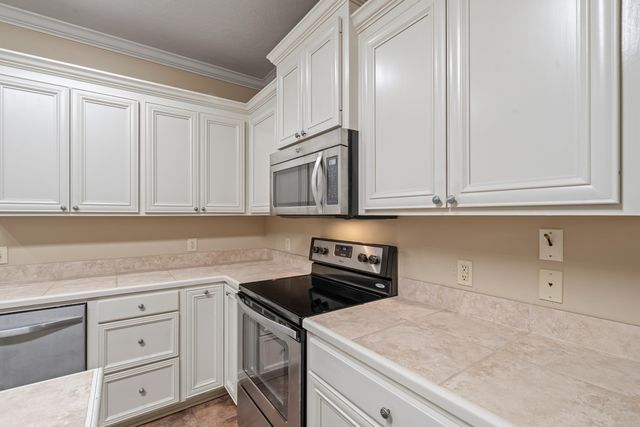 24 Fleur De Lis, Hattiesburg, MS 39402
