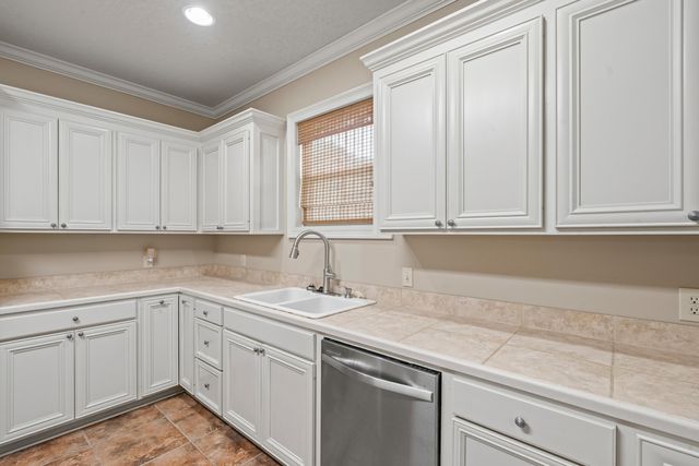 24 Fleur De Lis, Hattiesburg, MS 39402