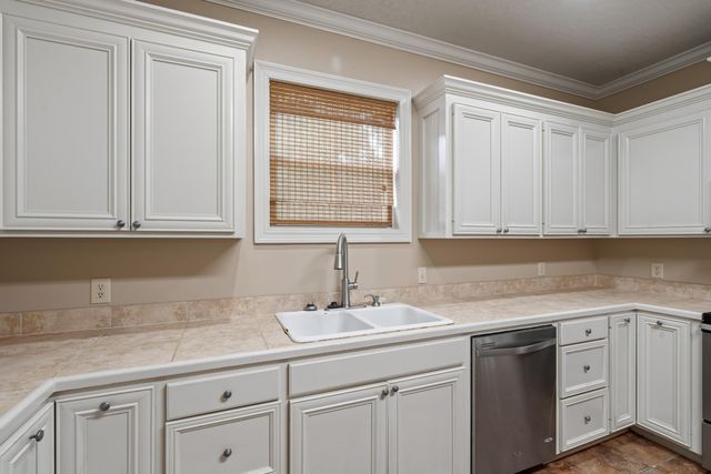 24 Fleur De Lis, Hattiesburg, MS 39402