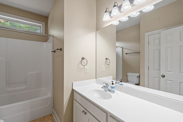 24 Fleur De Lis, Hattiesburg, MS 39402
