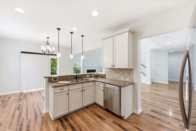 8485 Middle River Way, North Charleston, SC 29420