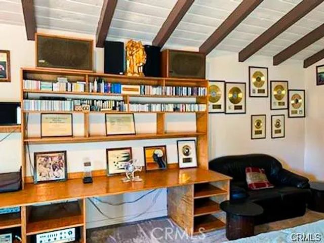 17033 Rayen, Northridge, CA 91325